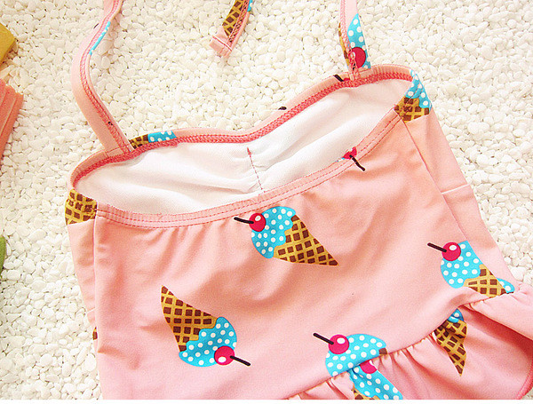 Costum de baie pentru fete nou pentru copii în trei părți în galben și roz cu imprimeu