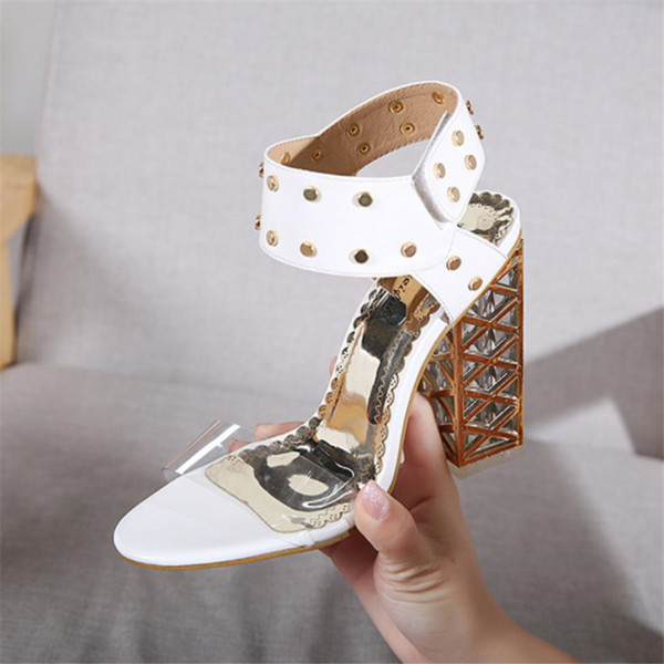 Sandale de damă boeme pe toc înalt non-standard în alb și negru