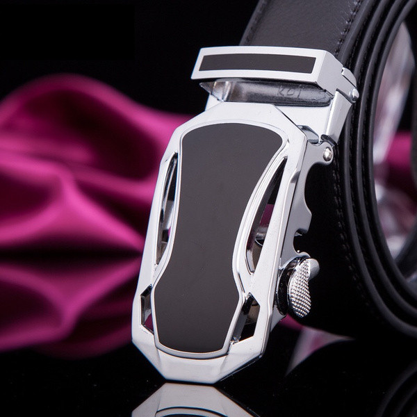 Elegáns fekete-fehér öv, fém csattal, férfiaknak és nőknek egyaránt