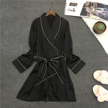 Копринен дамски халат с черни детайли в различни цветове