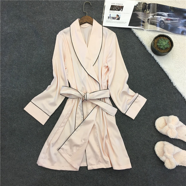 Копринен дамски халат с черни детайли в различни цветове