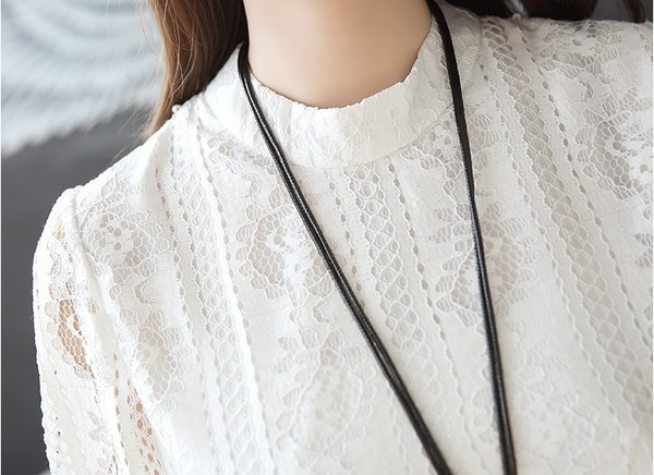 Tunica de vara alb cu maneci transparente din dantela