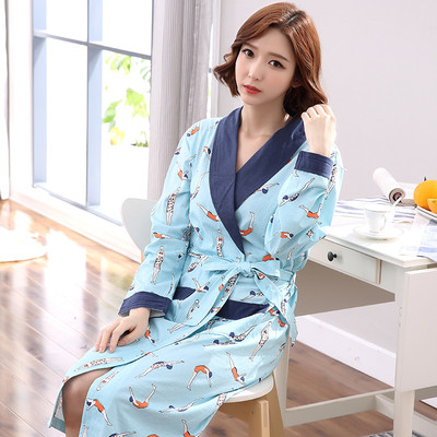 Hosszú pamut fürdőköpeny különböző modellekben, virágmotívumokkal hölgyeknek