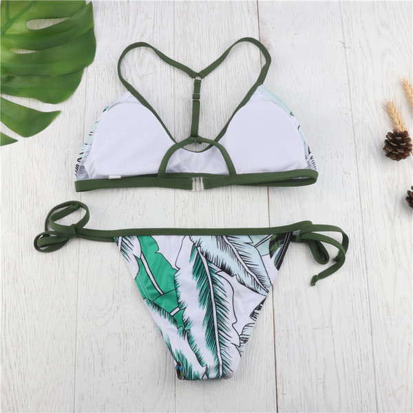 Costum de baie actual de damă din două piese cu imprimeu floral