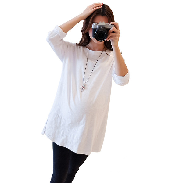 Bluză subțire de damă de culoare albă potrivită pentru utilizarea de zi cu zi