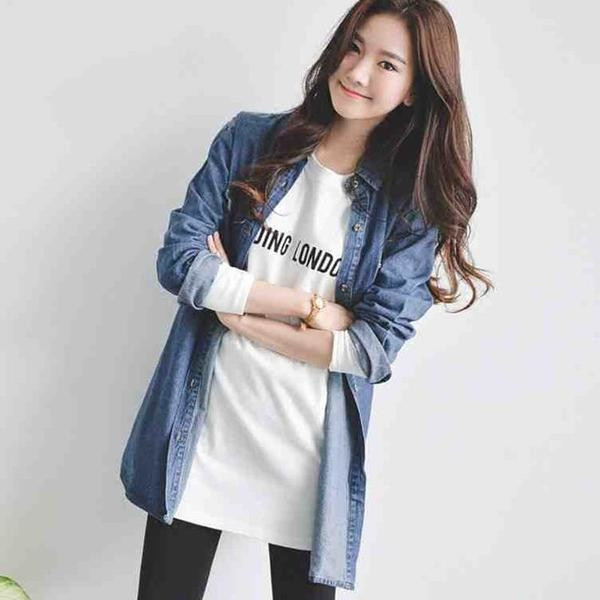 Bluză lungă de damă cu decolteu O și inscripție albă