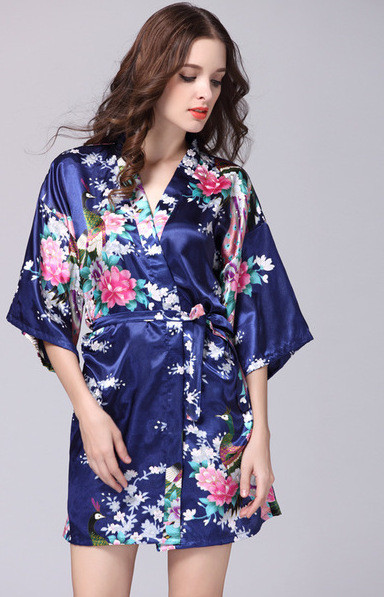 Σύντομο γυναικείο μπουρνούζι με floral μοτίβα σε διαφορετικά χρώματα