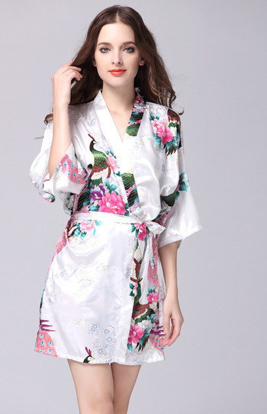 Σύντομο γυναικείο μπουρνούζι με floral μοτίβα σε διαφορετικά χρώματα