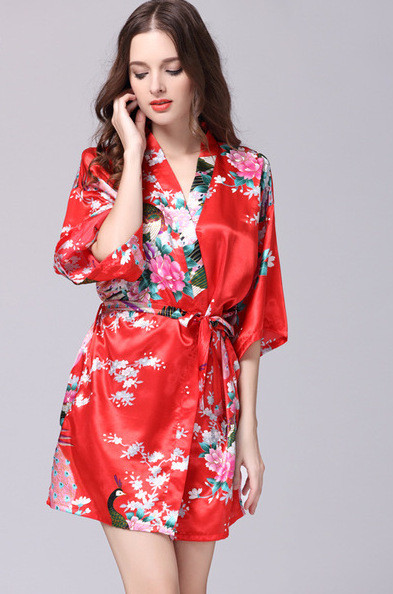 Σύντομο γυναικείο μπουρνούζι με floral μοτίβα σε διαφορετικά χρώματα