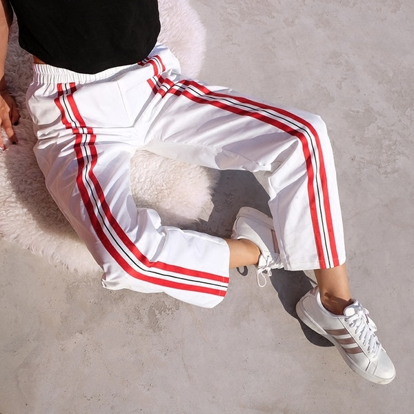 Pantaloni sport de dama tip "tigara" alb cu margini