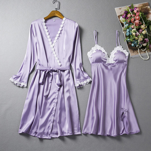 Γυναικεία σέξι σετ από δύο μέρη  - ένα νυχτικό και μια ρόμπα με διακόσμηση δαντέλας σε διάφορα χρώματα