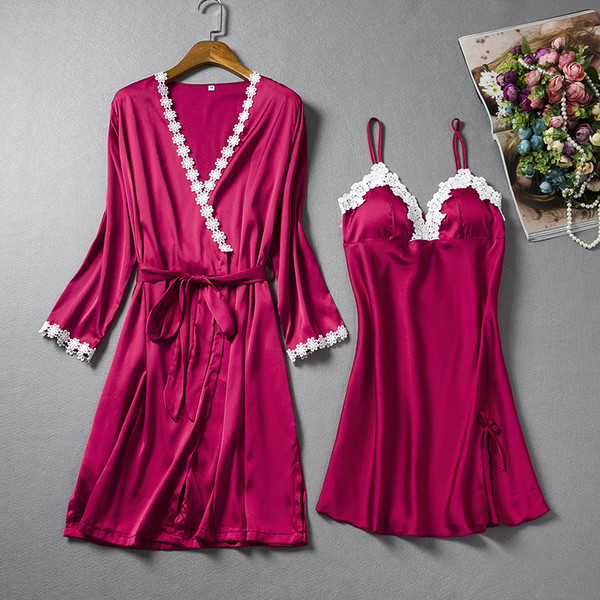 Γυναικεία σέξι σετ από δύο μέρη  - ένα νυχτικό και μια ρόμπα με διακόσμηση δαντέλας σε διάφορα χρώματα