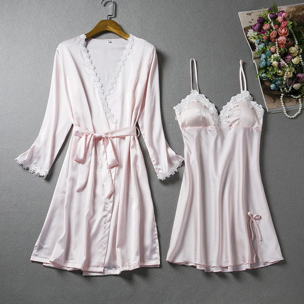 Γυναικεία σέξι σετ από δύο μέρη  - ένα νυχτικό και μια ρόμπα με διακόσμηση δαντέλας σε διάφορα χρώματα