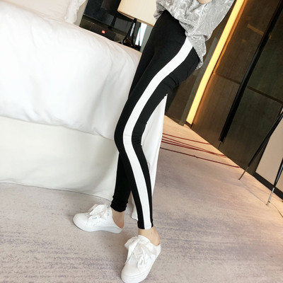 Aktuális női leggings fehér vastag szegéllyel, mindennapi használatra