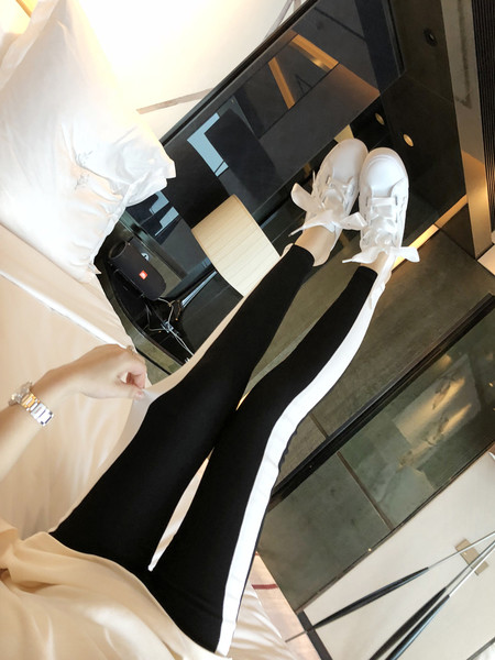 Jambiere de damă actuale cu margine albă groasă, potrivite pentru utilizarea de zi cu zi