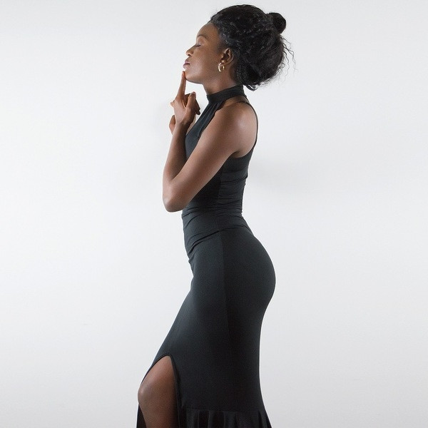 Rochie elegantă de damă pe corp croiată în partea inferioară în trei culori