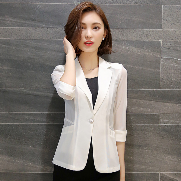 Jachetă scurtă de damă elegantă cu mâneci 3/4 în alb și negru