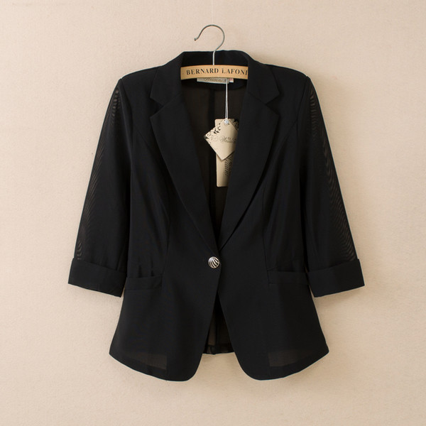 Jachetă scurtă de damă elegantă cu mâneci 3/4 în alb și negru