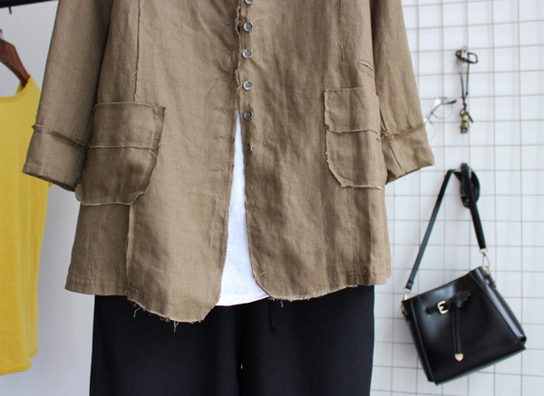 Geaca casual dama lunga cu maneci 3/4 cu buzunare si nasturi in doua culori