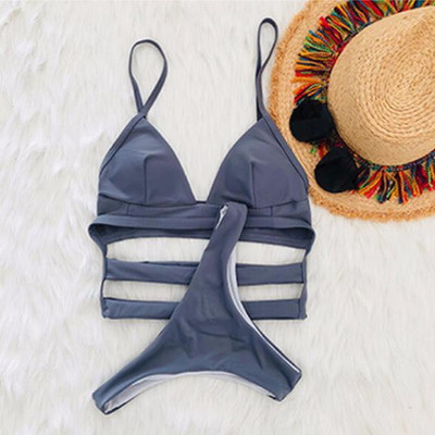 Costum de baie de damă modern în două părți în trei culori cu panglici decorative