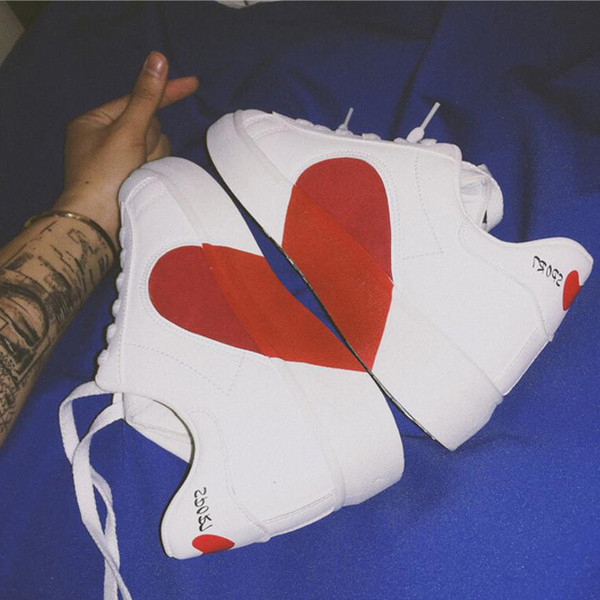 Tenisi casual dama de primavara in alb cu aplicatie