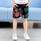 Καλοκαιρινά παιδικά σορτς για αγόρια με πολύχρωμες εφαρμογές σε μαύρο χρώμα