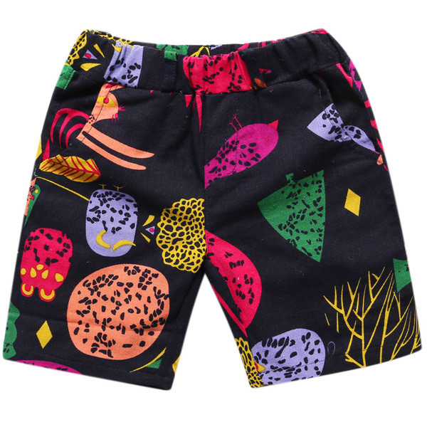 Καλοκαιρινά παιδικά σορτς για αγόρια με πολύχρωμες εφαρμογές σε μαύρο χρώμα