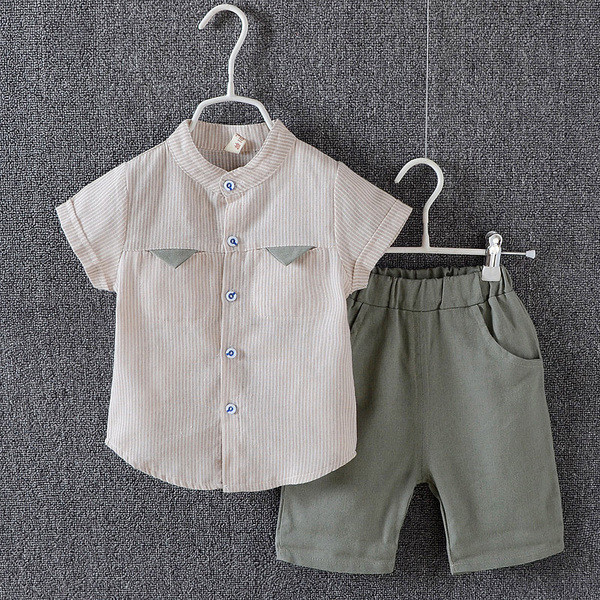 Set copii modern pentru baieti in camasa cu dungi + pantaloni scurti in doua culori