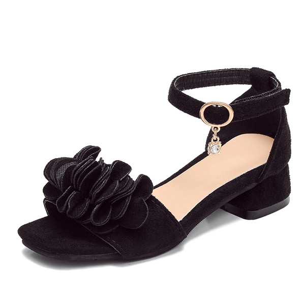 Sandale moderne pentru copii cu toc și decor 3D în trei culori - negru, roz și roșu