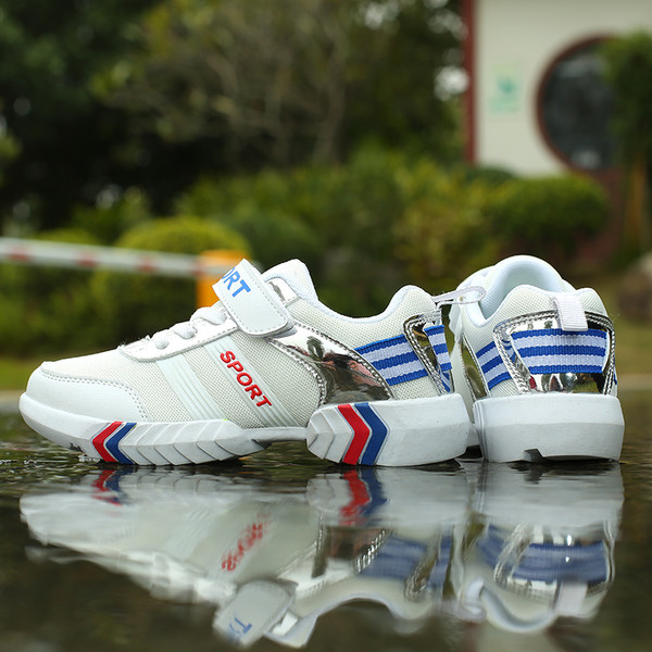 Παπούτσια σε διάφορα μοντέλα και χρώματα κατάλληλα για αγόρια και κορίτσια