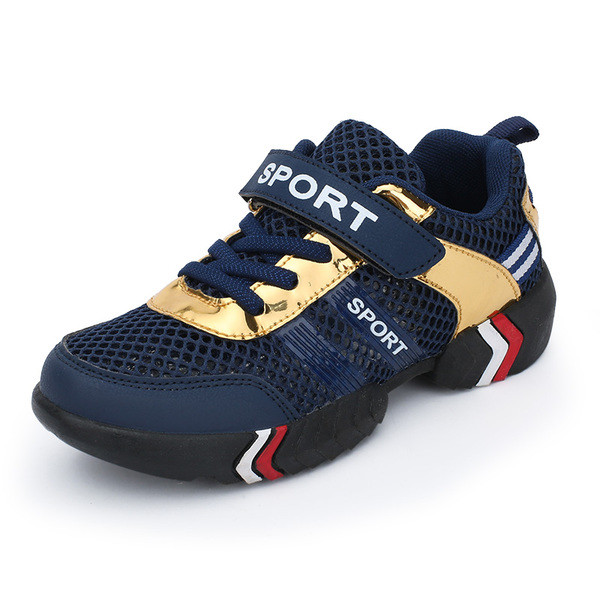 Παπούτσια σε διάφορα μοντέλα και χρώματα κατάλληλα για αγόρια και κορίτσια