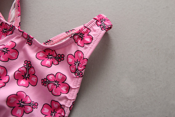 Costum intreg pentru fete pentru copii in roz cu imprimeu si spate gol cu dungi incrucisate