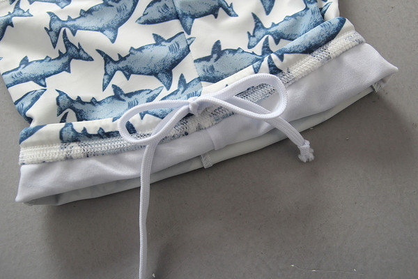 Costum de baie pentru baieti pentru copii cu casca de inot cu imprimeu