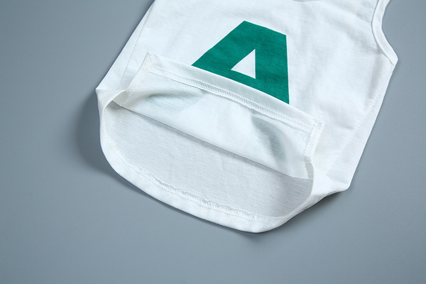 Echipa scurtă de baseball de vară pentru băieți în două părți cu aplicare de culoare în trei culori