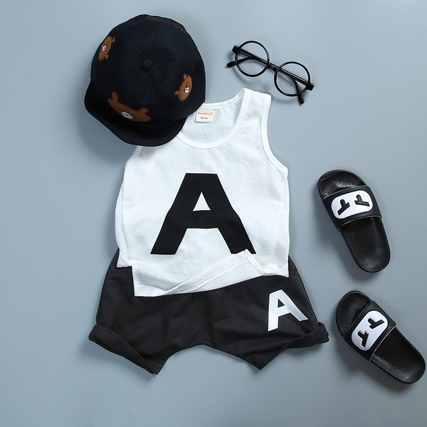 Echipa scurtă de baseball de vară pentru băieți în două părți cu aplicare de culoare în trei culori