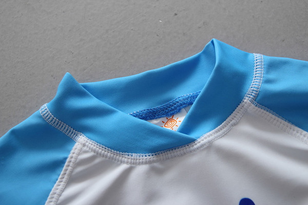 Costum de baie pentru băieți în două părți cu pălărie