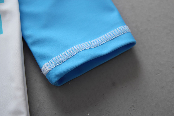 Costum de baie pentru băieți în două părți cu pălărie