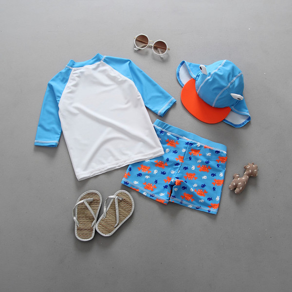 Costum de baie pentru băieți în două părți cu pălărie