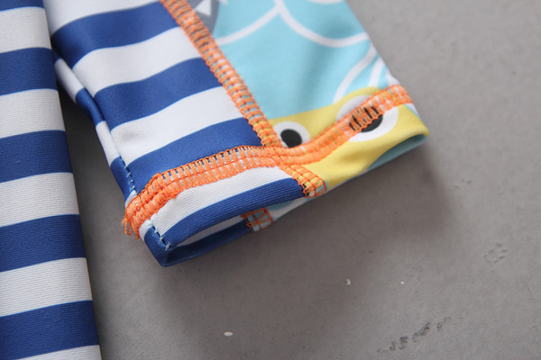 Costum de baie intreg pentru baieti cu aplicatie si palarie