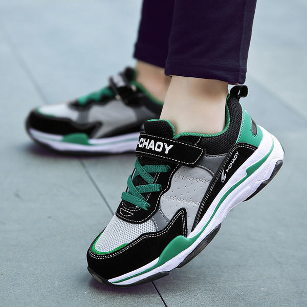 Adidași casual pentru băieți în diferite culori