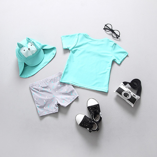 Costum de baie pentru copii în două părți în două modele, cu pălărie