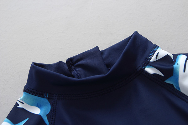 Ολόσωμο μαγιό  σε τρία χρώματα και σκουφιά