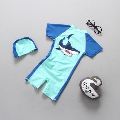 Costum de baie pentru baieti - intreg, cu aplicatie plus palarie