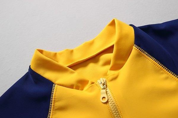 Costum de baie pentru baieti - intreg, cu aplicatie plus palarie