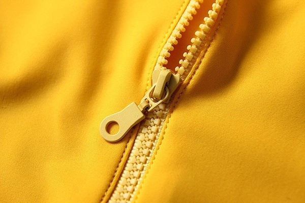 Costum de baie pentru baieti - intreg, cu aplicatie plus palarie