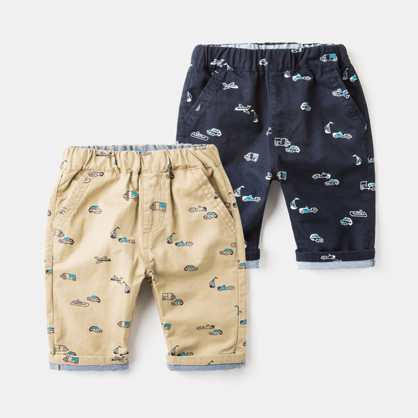 Pantaloni scurți de vară pentru băieți cu mini aplicații - două culori