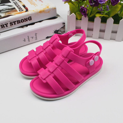 Παιδικά σανδάλια για κορίτσια σε διαφορετικά χρώματα, κατάλληλα για τη καθημερινή ζωή