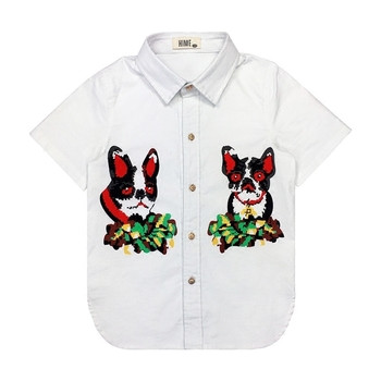 Стилна детска риза за момчета,похдодяща за лятото с цветна апликация в бял цвят