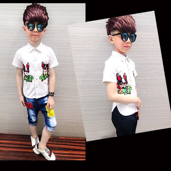 Κομψό παιδικό πουκάμισο για αγόρια, για το καλοκαίρι με έγχρωμη άσπρη εφαρμογή