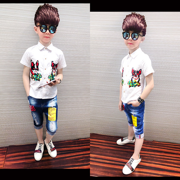 Κομψό παιδικό πουκάμισο για αγόρια, για το καλοκαίρι με έγχρωμη άσπρη εφαρμογή